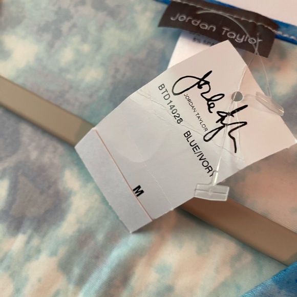 Jordan‎ Taylor tie dye swimsuit cover - Picture 6 of 6